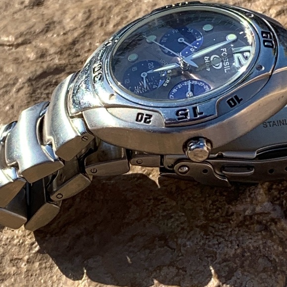 Fossil BLUE Silver Tone Water Resistant BQ-9093 Unisex Watch - Picture 4 of 9